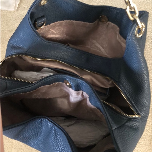 Michael Kors purse - Picture 3 of 3